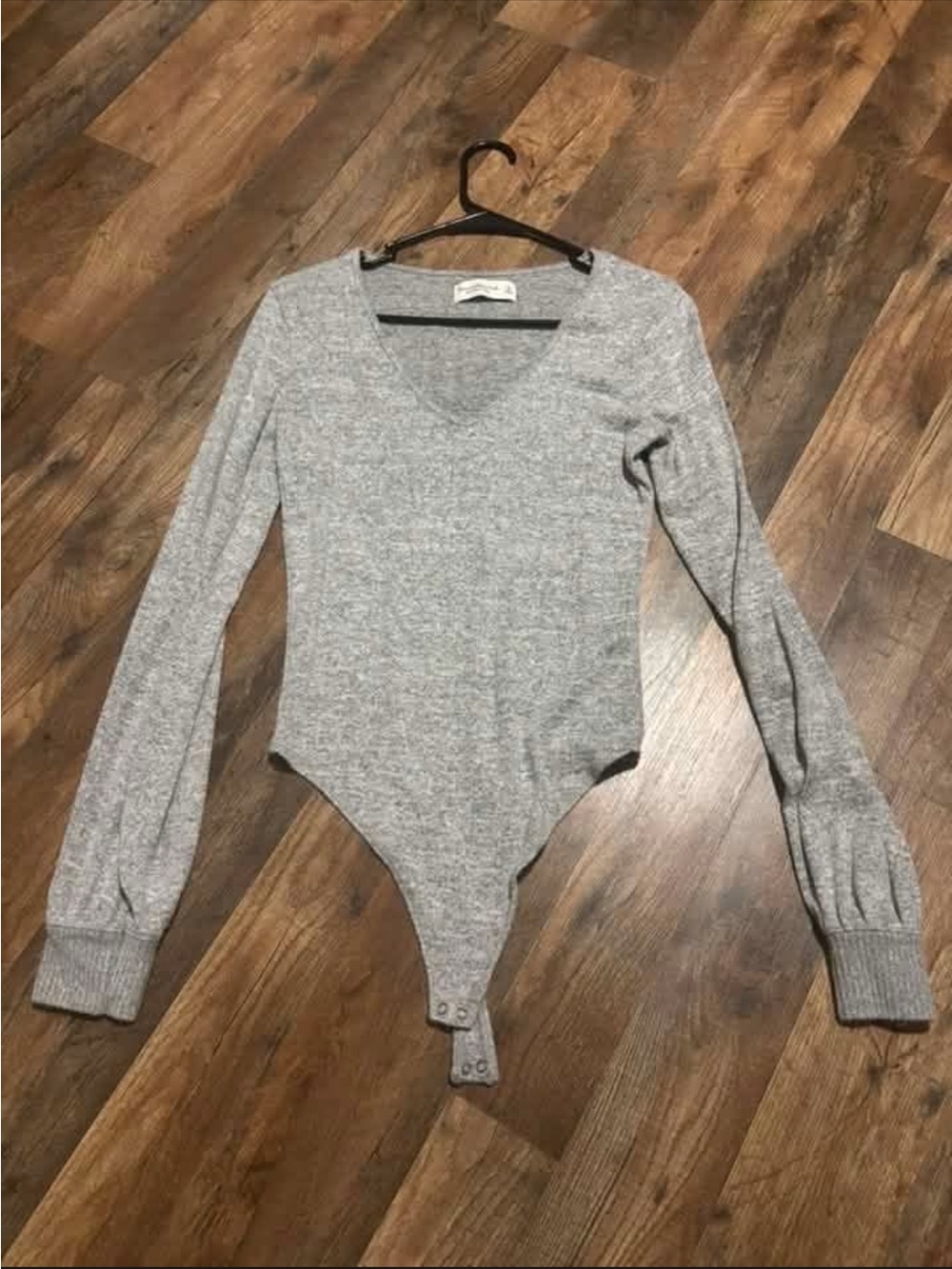Abercrombie & Fitch Gray V-Neck Long Sleeve Bodysuit